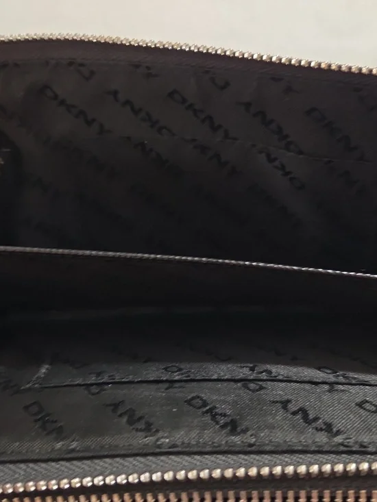 DKNY LEATHER WALLET - Picture 4 of 6